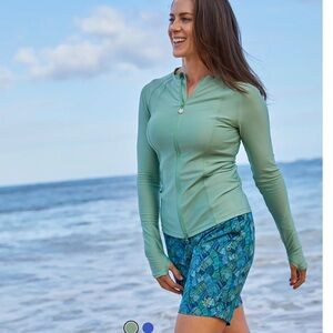 UVSkinz sage green full zip rash guard with sun protection Size Large